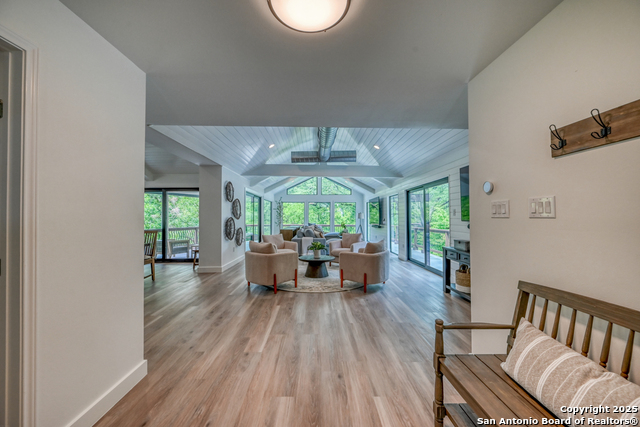Image 14 of 101 For 2865 Edgegrove