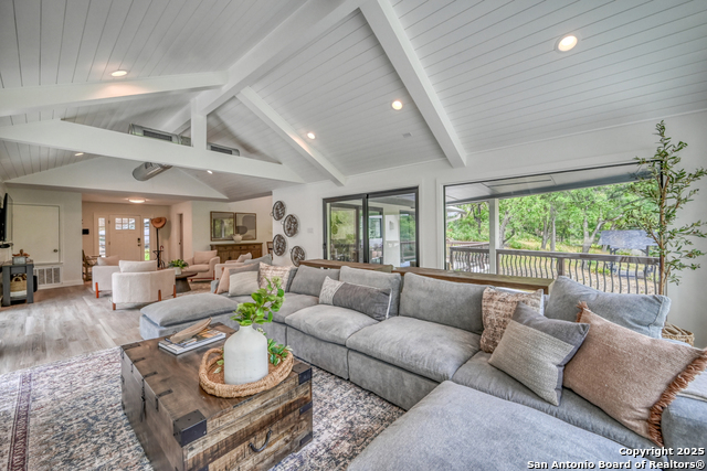 Image 19 of 101 For 2865 Edgegrove
