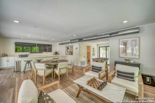 Image 28 of 101 For 2865 Edgegrove