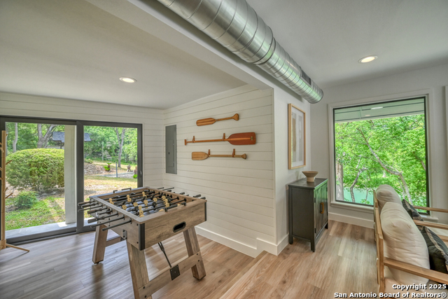 Image 32 of 101 For 2865 Edgegrove