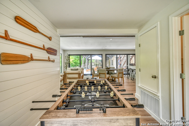 Image 33 of 101 For 2865 Edgegrove