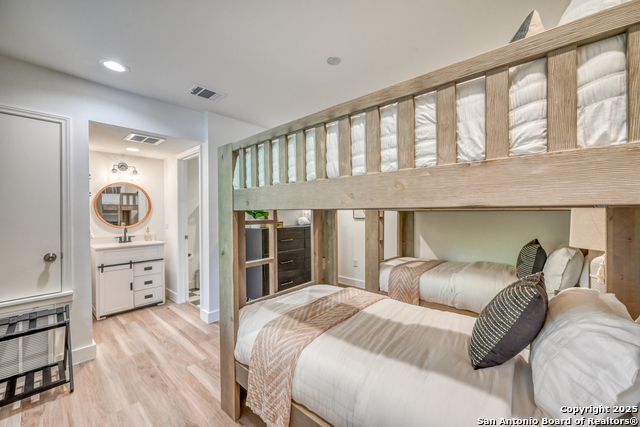 Image 41 of 101 For 2865 Edgegrove