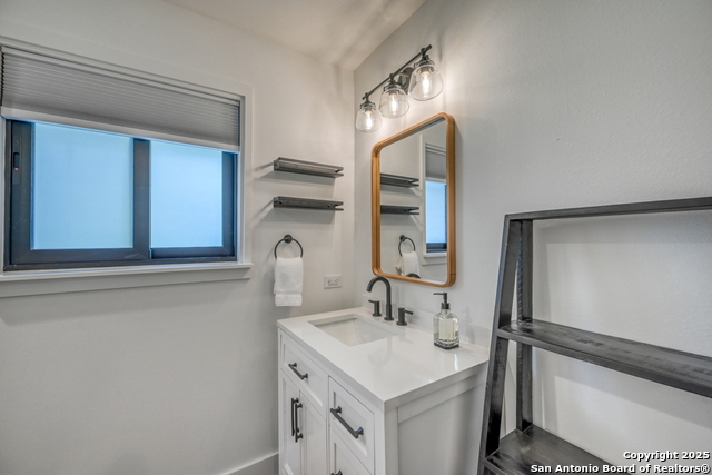 Image 46 of 101 For 2865 Edgegrove