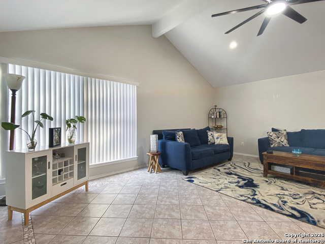 Listing photo id 8 for 9609 Woodland Hills