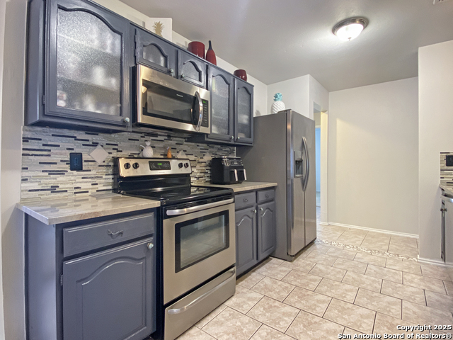 Listing photo id 11 for 9609 Woodland Hills