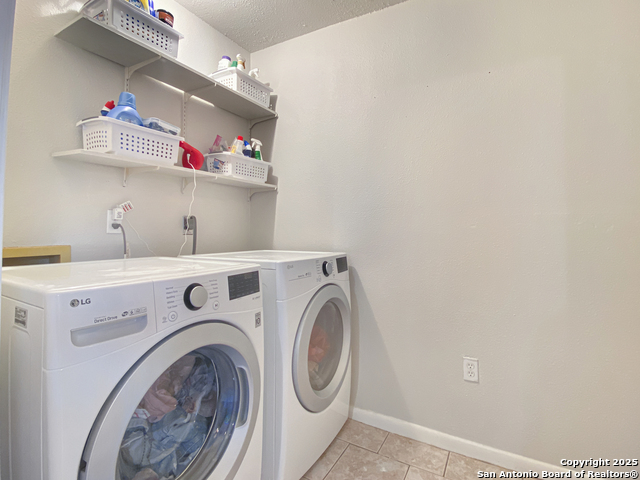 Listing photo id 15 for 9609 Woodland Hills