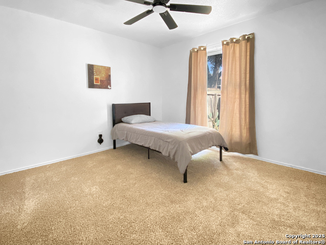 Listing photo id 16 for 9609 Woodland Hills