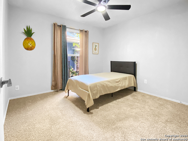 Listing photo id 17 for 9609 Woodland Hills