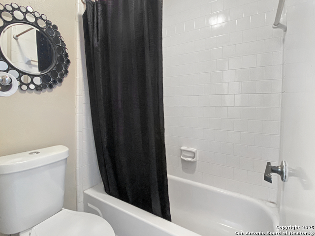 Listing photo id 22 for 9609 Woodland Hills