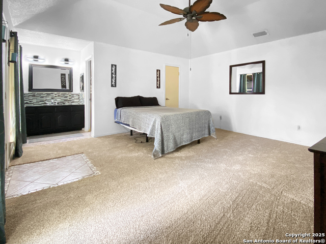 Listing photo id 23 for 9609 Woodland Hills