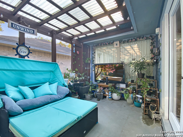 Listing photo id 26 for 9609 Woodland Hills