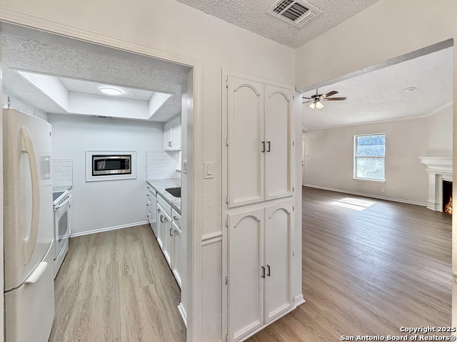 Image 10 of 38 For 1239 Amanda  