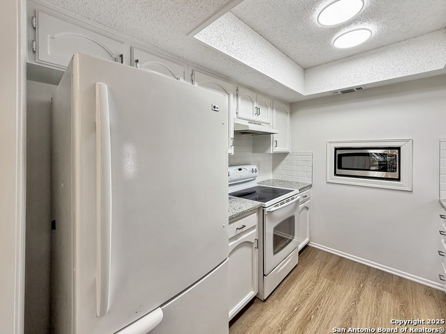 Image 11 of 38 For 1239 Amanda  