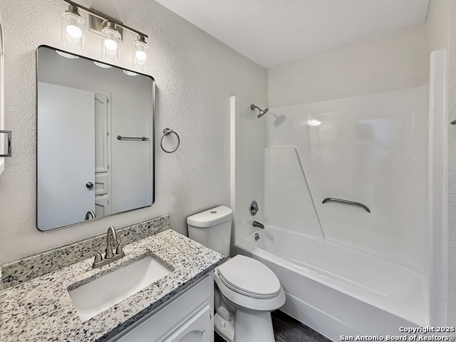 Image 17 of 38 For 1239 Amanda  