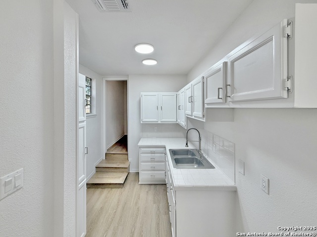 Image 25 of 38 For 1239 Amanda  