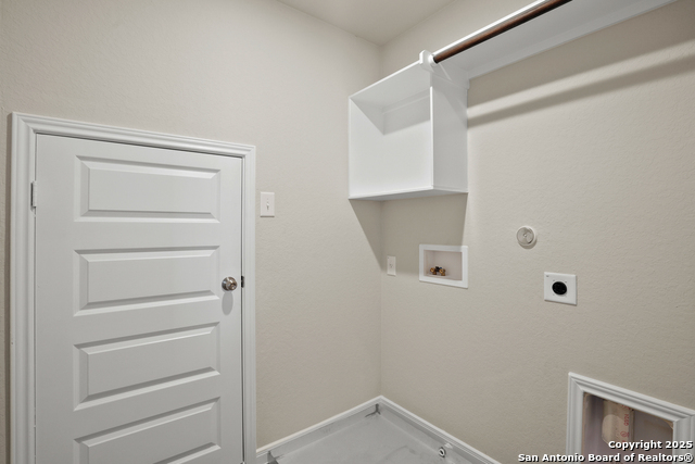 Listing photo id 10 for 8818 Black Oak Drive