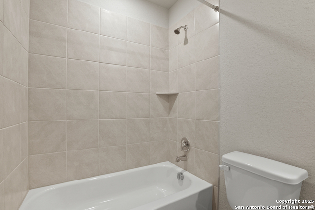 Listing photo id 15 for 8818 Black Oak Drive