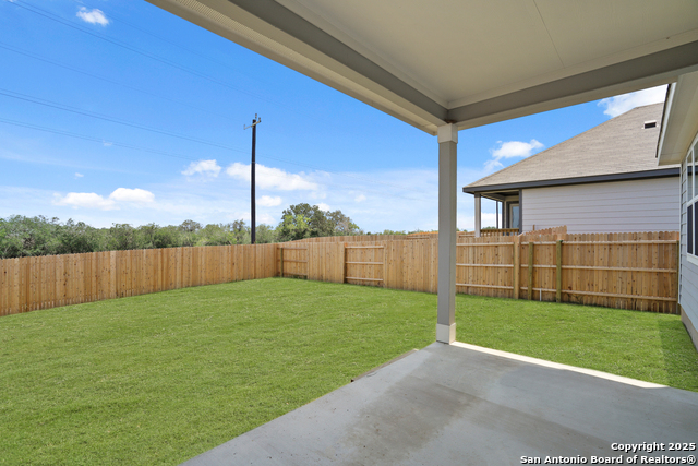 Listing photo id 18 for 8818 Black Oak Drive