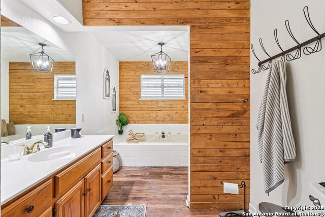 Listing photo id 30 for 100 Carroll N