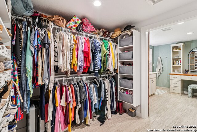 Listing photo id 37 for 100 Carroll N