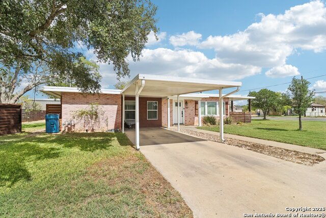 Listing photo id 2 for 100 Carroll N