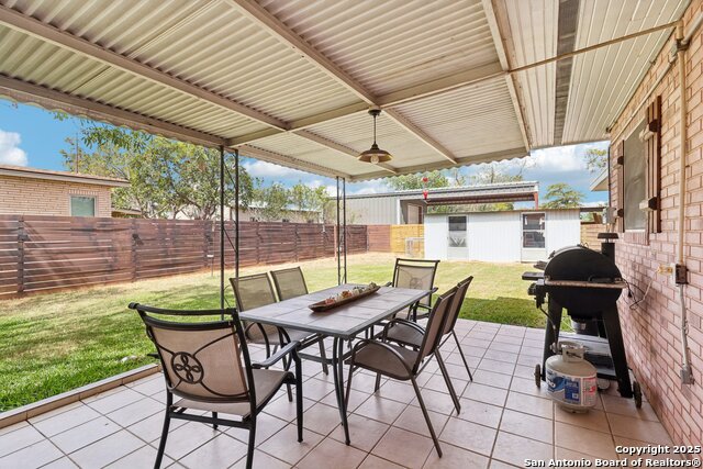 Listing photo id 44 for 100 Carroll N