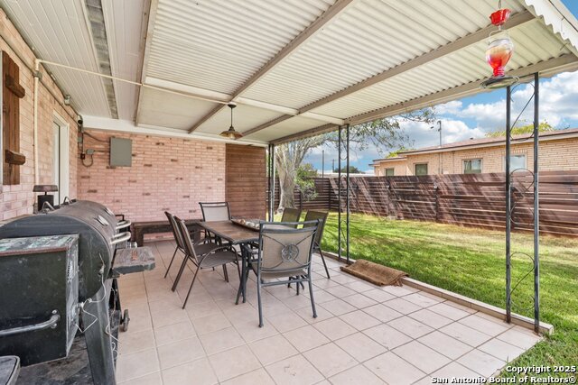 Listing photo id 45 for 100 Carroll N