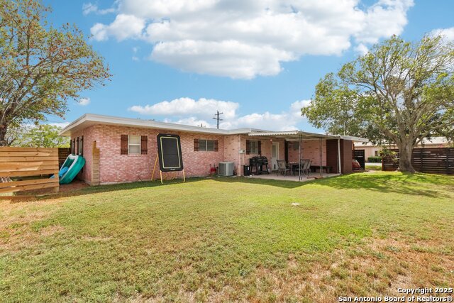 Listing photo id 46 for 100 Carroll N