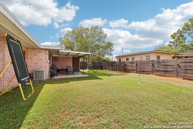 Listing photo id 47 for 100 Carroll N