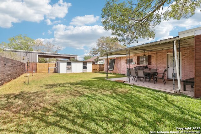 Listing photo id 49 for 100 Carroll N