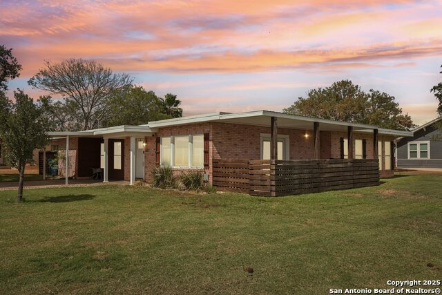 Listing photo id 56 for 100 Carroll N