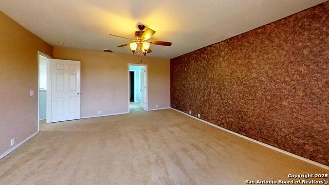 Listing photo id 11 for 5213 Brookline