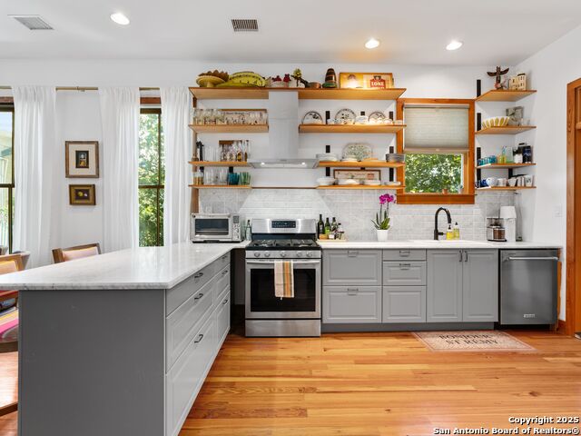 Image 10 of 43 For 211 Devine Street