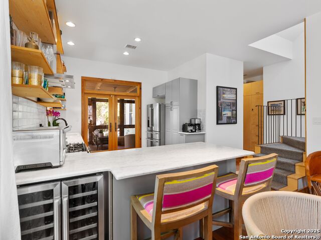 Image 11 of 43 For 211 Devine Street