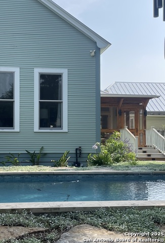 Image 15 of 43 For 211 Devine Street