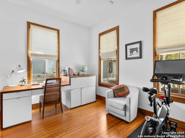Image 23 of 43 For 211 Devine Street