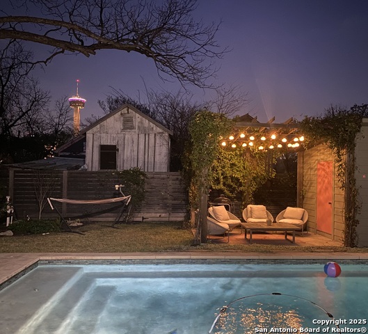 Image 32 of 43 For 211 Devine Street