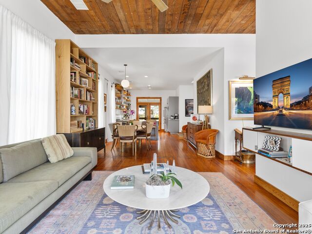 Image 7 of 43 For 211 Devine Street