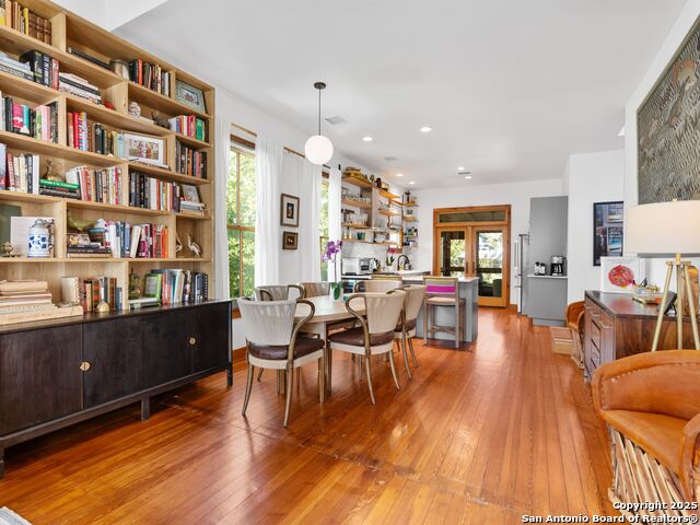 Image 8 of 43 For 211 Devine Street