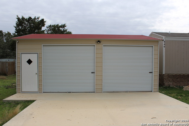 Image 3 of 26 For 846 Inglewood