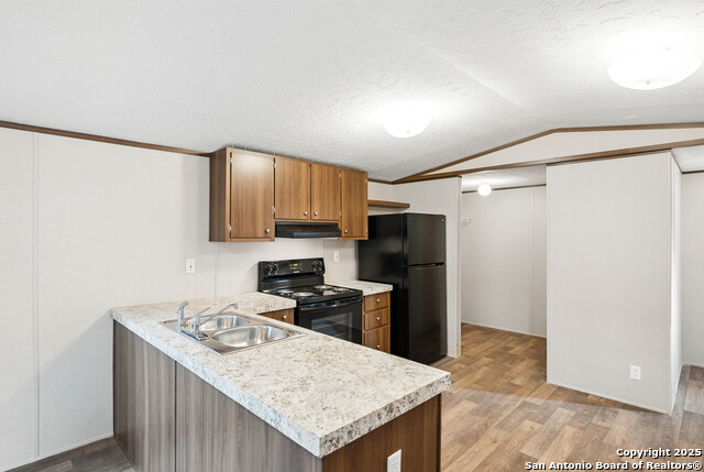 Image 9 of 26 For 846 Inglewood