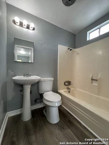 Image 12 of 16 For 1723 Mayfield Blvd W 4