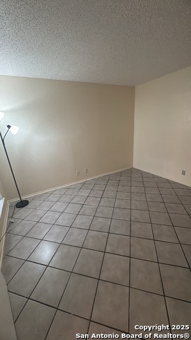 Image 6 of 7 For 10527 Perrin Beitel A107