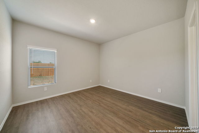 Image 13 of 25 For 10107 Abrams View