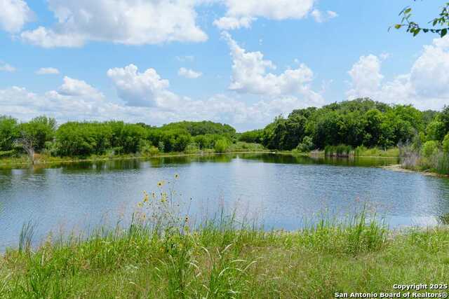 Listing photo id 8 for 8318 Wren Circle