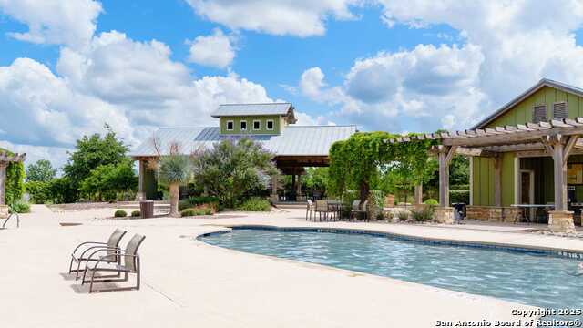 Listing photo id 10 for 8318 Wren Circle