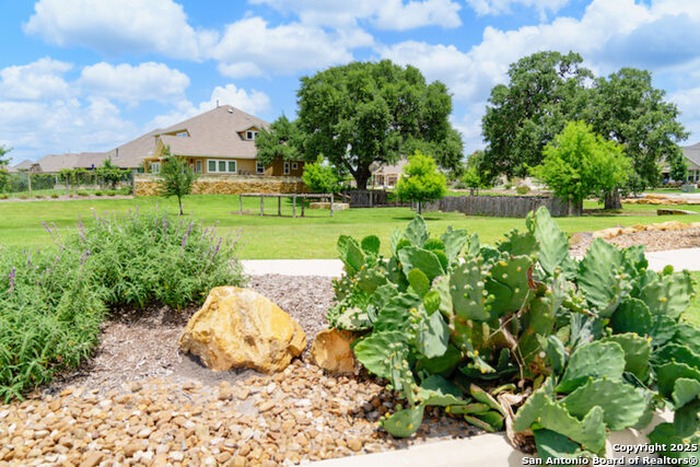 Listing photo id 12 for 8318 Wren Circle