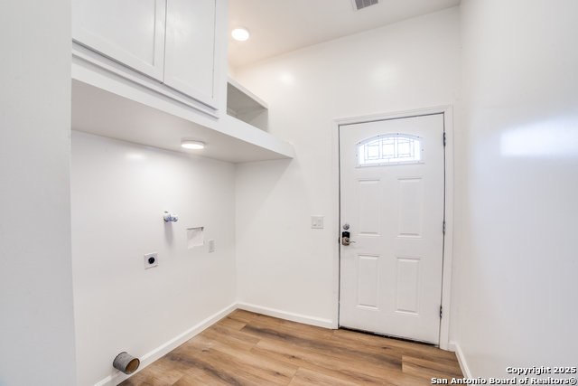 Image 15 of 24 For 824 Elmwood