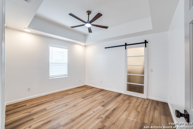 Image 16 of 24 For 824 Elmwood