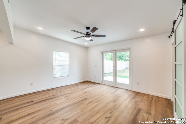 Image 17 of 24 For 824 Elmwood